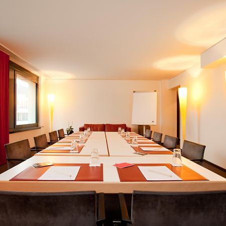 Vienna House Easy By Wyndham Stuttgart Hotel Exterior foto