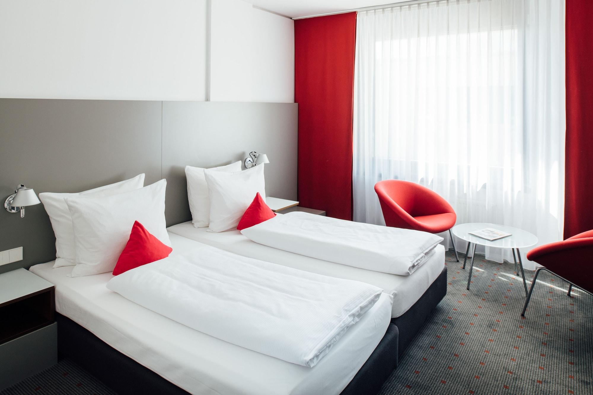 Vienna House Easy By Wyndham Stuttgart Hotel Exterior foto