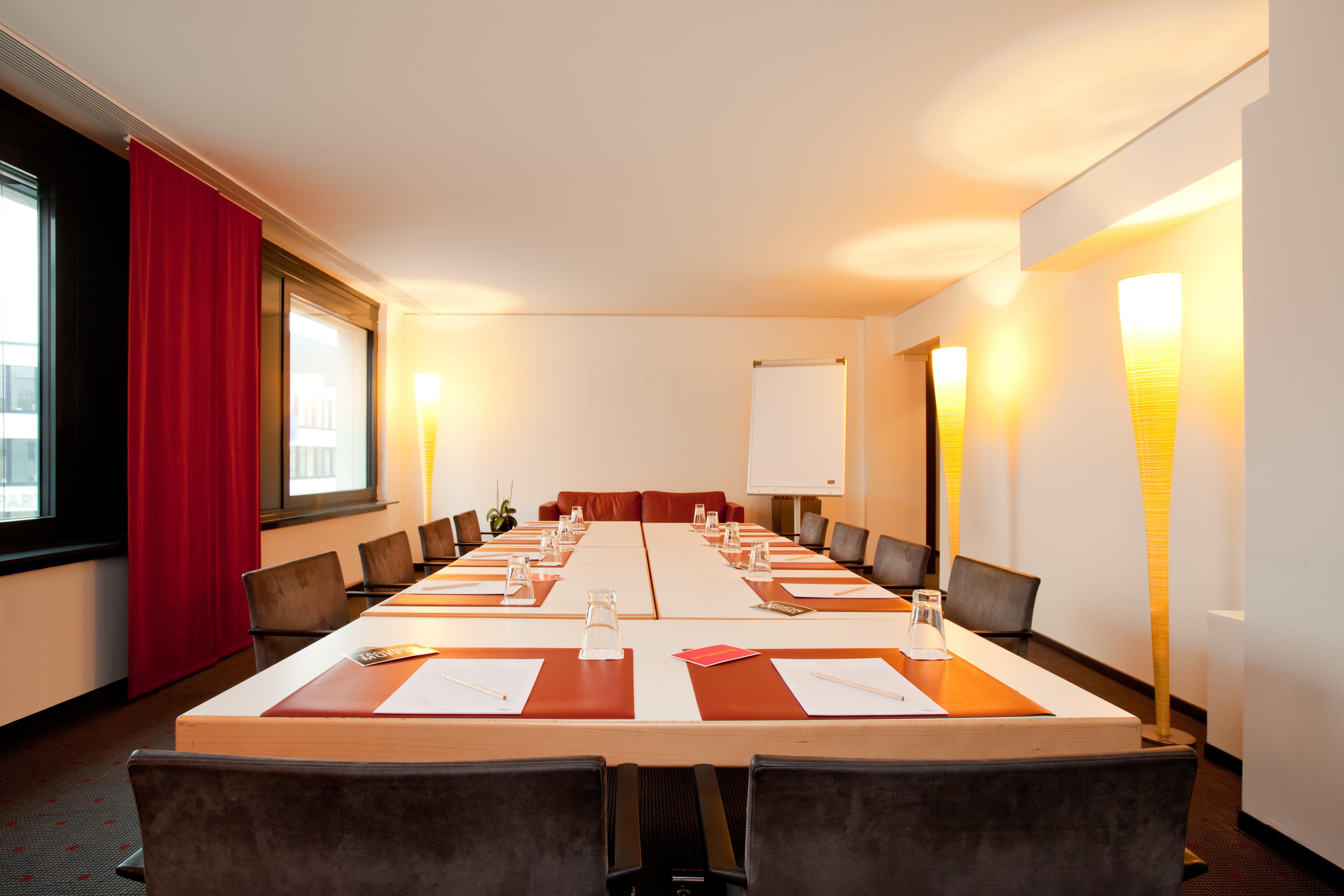 Vienna House Easy By Wyndham Stuttgart Hotel Exterior foto