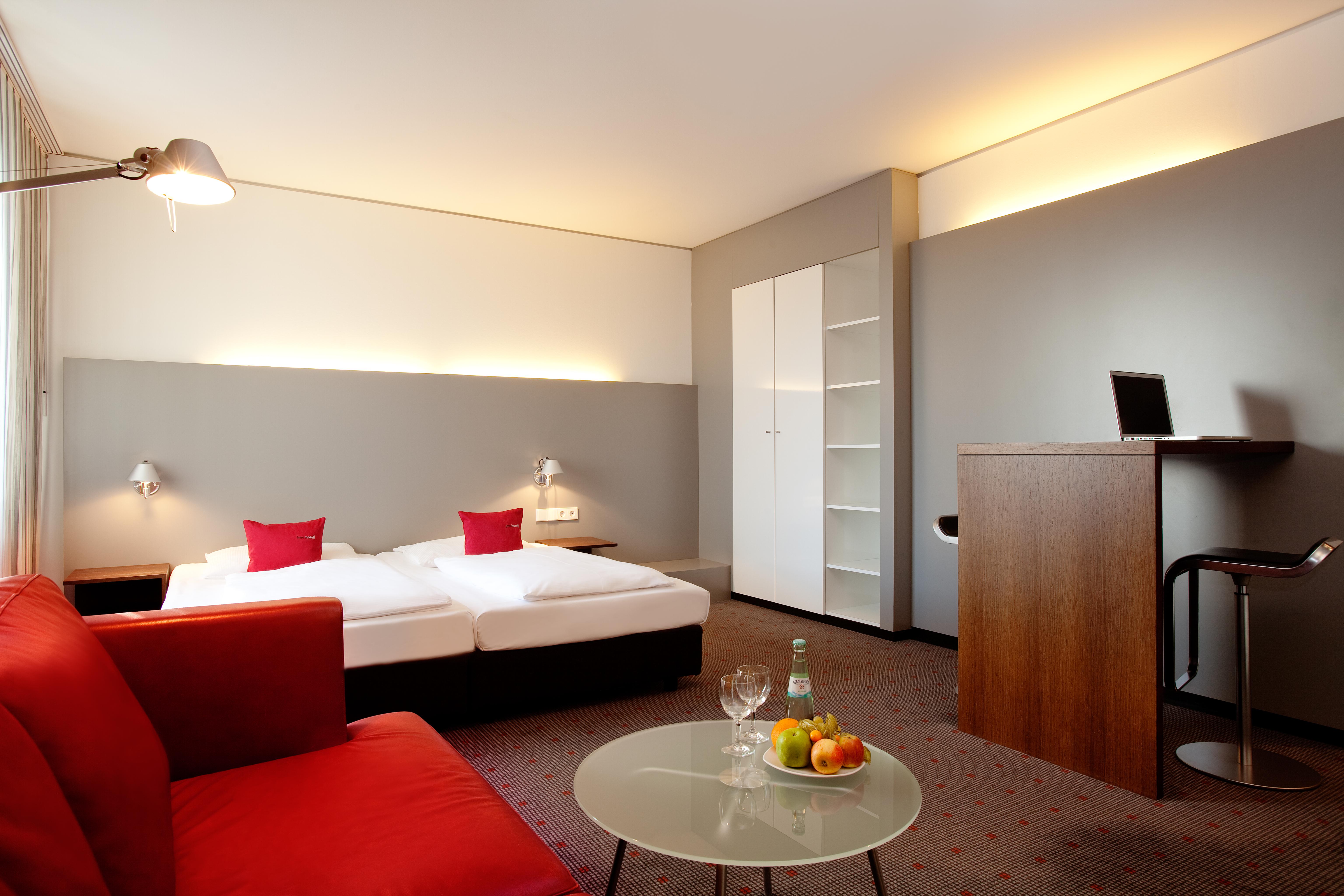 Vienna House Easy By Wyndham Stuttgart Hotel Exterior foto
