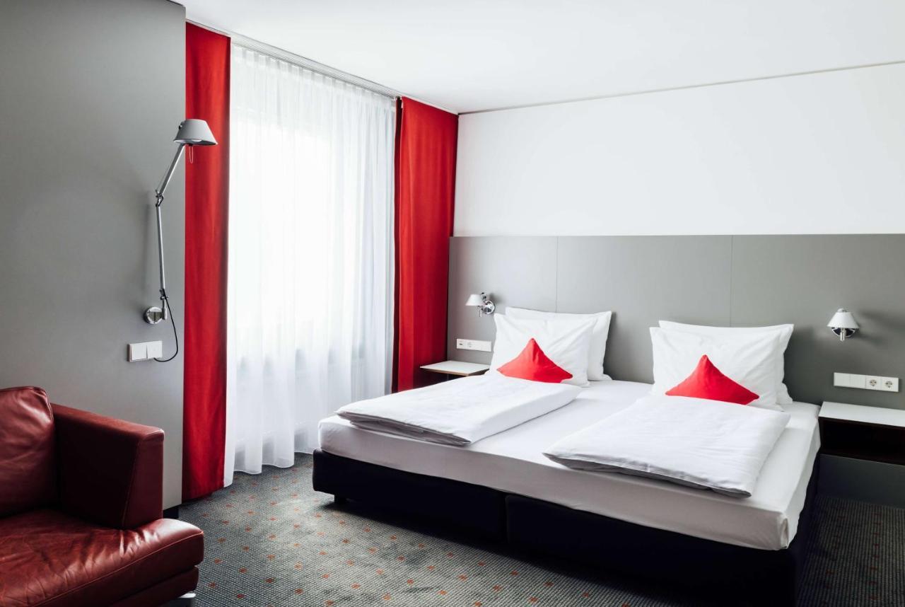 Vienna House Easy By Wyndham Stuttgart Hotel Exterior foto