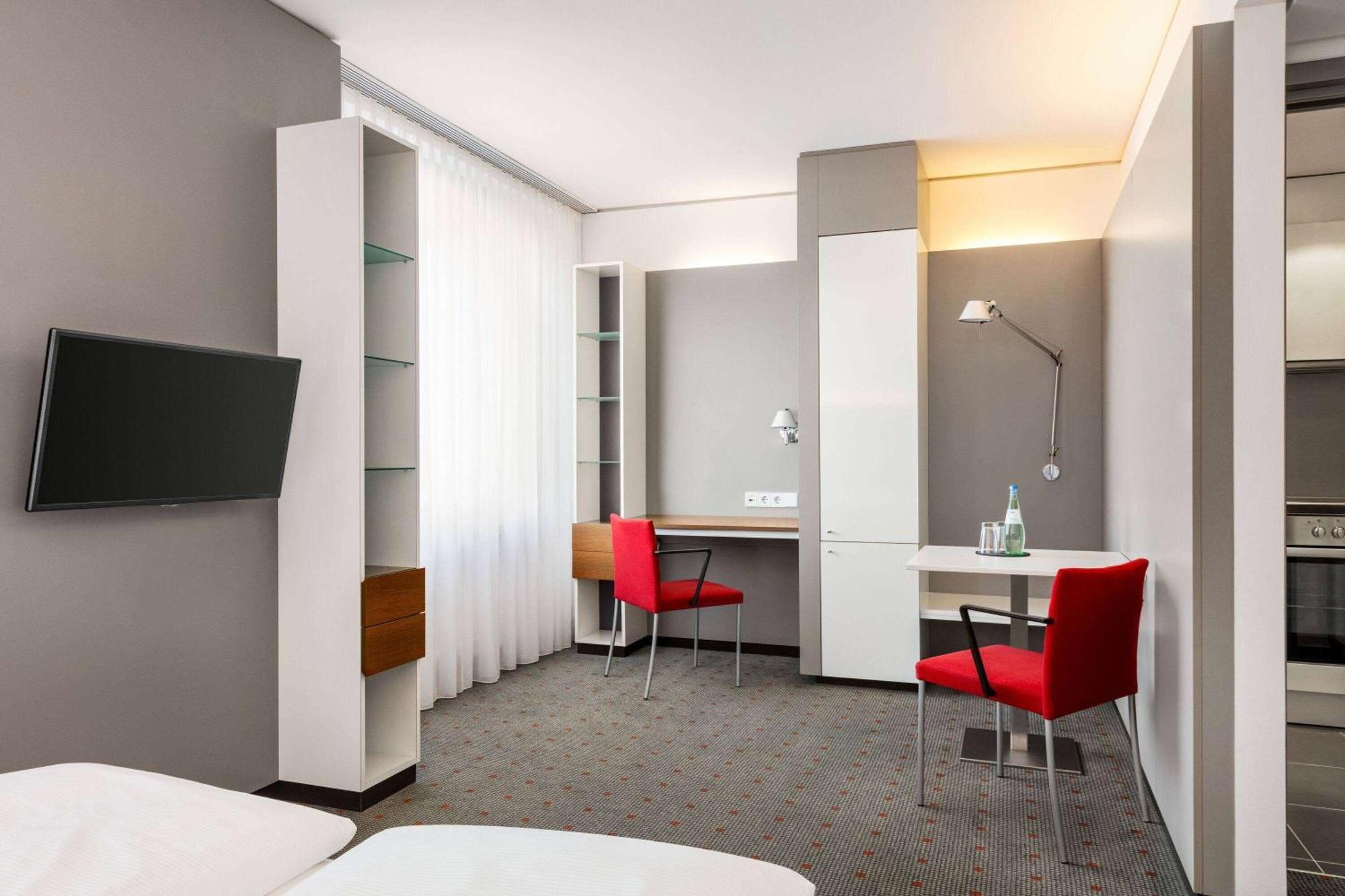 Vienna House Easy By Wyndham Stuttgart Hotel Exterior foto